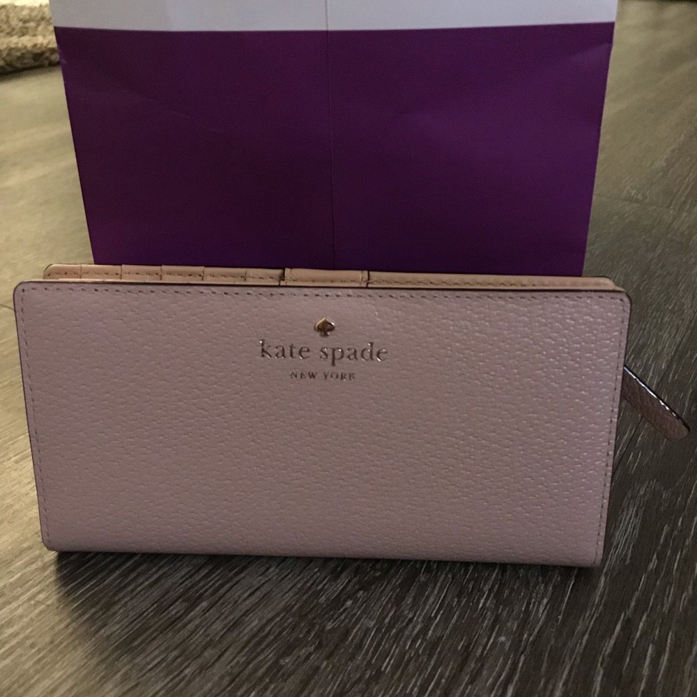 π NWT Kate Spade Wallet Warmvellum - Picture 1 of 6